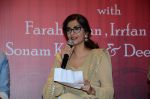 Sonam Kapoor at the launch of Irshad Kamil_s first book of poems, Ek Maheena Nazmon Ka in Mumbai on 3rd Feb 2015 (113)_54d1cb7eca2f5.JPG