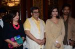 Sonam Kapoor, Irrfan Khan, Farah Khan, Subhash Ghai at the launch of Irshad Kamil_s first book of poems, Ek Maheena Nazmon Ka in Mumbai on 3rd Feb 2015 (75)_54d1c8e1a9008.JPG