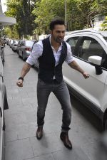 Varun Dhawan promotes Badlapur on the sets of Lil Champs in Famous on 3rd Feb 2015 (25)_54d1cc6d7330b.JPG