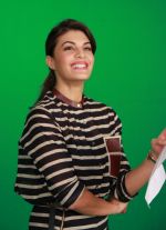 Jacqueline Fernandez at Roy promotions in Mumbai on 10th Feb 2015 (5)_54db17af1419e.jpg
