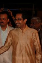 Uddhav Thackeray at Designer Manali Jagtap_s Wedding Reception in Mumbai on 11th Feb 2015 (90)_54dc63b49b7ea.jpg