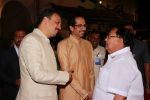 Uddhav Thackeray at Designer Manali Jagtap_s Wedding Reception in Mumbai on 11th Feb 2015 (94)_54dc63b8994ab.jpg