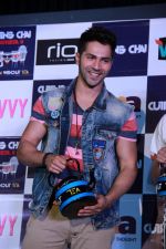 Varun Dhawan promote Badlapur at National college festival on 13th Feb 2015 (143)_54df5ff2e099f.jpg