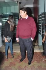 Karisma Kapoor, Randhir Kapoor snapped at Randhir Kapoor Birthday Dinner in Mumbai on 15th Feb 2015 (13)_54e1aaab136a1.JPG