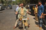 Nana patekar on his bike to promote Ab Tak Chhapan 2 in Andheri, Mumbai on 18th Feb 2015 (21)_54e5a10be8b4f.JPG