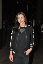 Amy Jackson snapped with mom in Airport, Mumbai on 19th Feb 2015 (7)_54e6ee9f0e277.JPG