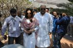 Sridevi at Ramanaidu antima yatra on 19th Feb 2015 (11)_54e6edc8ee5cb.jpg