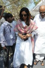 Sridevi at Ramanaidu antima yatra on 19th Feb 2015 (29)_54e6ede6875a5.jpg