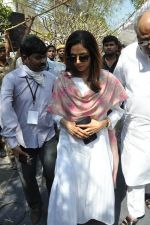 Sridevi at Ramanaidu antima yatra on 19th Feb 2015 (30)_54e6ede87c310.jpg