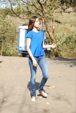 Anushka Sharma on the sets of life ok in Filmcity, Mumbai on 20th Feb 2015 (9)_54e88be82a63a.jpg