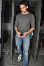 Sidharth Malhotra at pvr to watch badlpaur on 20th Feb 2015 (5)_54e891e72f7ca.jpg