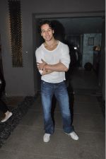 Tiger Shroff snapped in bandra on 20th Feb 2015 (57)_54e89aa6829c0.jpg