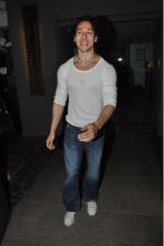 Tiger Shroff snapped in bandra on 20th Feb 2015 (64)_54e89ad060251.jpg