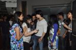 Tiger Shroff snapped with fans in Mumbai on 20th Feb 2015 (3)_54e892ae04d94.JPG