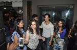 Tiger Shroff snapped with fans in Mumbai on 20th Feb 2015 (7)_54e892e697bb2.JPG
