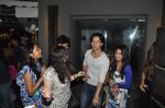 Tiger Shroff snapped with fans in Mumbai on 20th Feb 2015 (8)_54e892f527fac.JPG