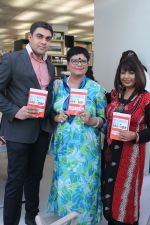 Dr. Varun Katyal, Tarot card Reader Dr. Seema Midha and Rita Gangwani at Priyanka & Tushar Kumar and Life coach Ramon Llamba Hosts the book signing event My Fiancee, Me _54ec2286e4ab7.JPG