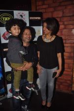 Kailash Kher, Sunidhi Chauhan at Bickram ghosh_s album launch in Tap Bar on 25th Feb 2015 (43)_54eecd1638170.JPG