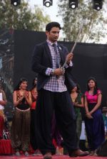 Sushant Singh Rajput at Byomkesh Bakshi Fashion Showcase in Mumbai on 25th Feb 2015 (149)_54eec87a9baf7.jpg