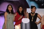 Huma Qureshi Unveils new Oriflame Matte Lipstick in Mumbai on 26th Feb 2015 (40)_54f06a2aed62c.JPG