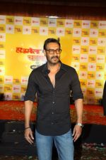 Ajay Devgn at Hajmola Chatpata No.1 event in Mumbai  on 27th Feb 2015 (12)_54f187bb42b9b.jpg