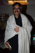 Hariharan at the launch of script writer Javed Siddiqui_s book Gulzar Pluto in Mumbai on 1st Feb 2015(64)_54f45c8ccd550.JPG