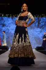Model at Shaina NC-Manish Malhotra Pidilite Show for CPAA on 1st March 2015 (493)_54f45e22a5bb3.JPG
