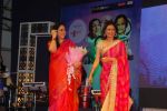 Rashmi Thackeray at Being Woman event in Rangsharda on 8th March 2015 (10)_54fd8da48b81c.JPG