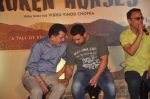 Aamir Khan,Vidhu Vinod Chopra at the trailer launch of Vidhu Vinod Chopra_s maiden Hollywood film Broken Horses in PVR Cinemas on 10th March 2015(52)_550006999f56a.JPG