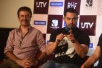Aamir Khan, Rajkumar Hirani unveils PK Dvd in Mumbai on 11th March 2015 (37)_550158d2ec1ab.JPG