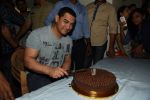 Aamir Khan celebrates his 50th birthday with media in Mumbai on 13th March 2015 (18)_5504252adf5bf.JPG