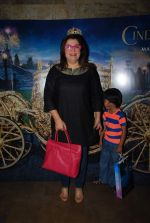 Farah Khan with her kids at Cindrella screening in Mumbai on 13th March 2015 (13)_55042a1f49c35.JPG