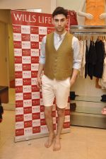 at Wills Lifestyle unviels Spring Summer 2015 collection in Mumbai on 14th March 2015 (102)_5505592e17878.JPG