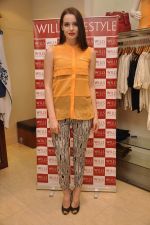 at Wills Lifestyle unviels Spring Summer 2015 collection in Mumbai on 14th March 2015 (30)_550558b7900d0.JPG