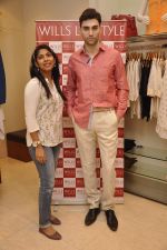 at Wills Lifestyle unviels Spring Summer 2015 collection in Mumbai on 14th March 2015 (37)_550558c2754bc.JPG