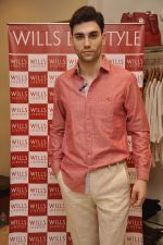 at Wills Lifestyle unviels Spring Summer 2015 collection in Mumbai on 14th March 2015 (39)_550558c872f85.JPG