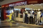 at Wills Lifestyle unviels Spring Summer 2015 collection in Mumbai on 14th March 2015 (4)_5505588a4bd37.JPG