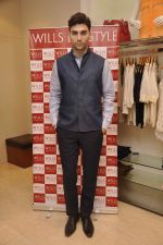 at Wills Lifestyle unviels Spring Summer 2015 collection in Mumbai on 14th March 2015 (55)_550558df5cdec.JPG