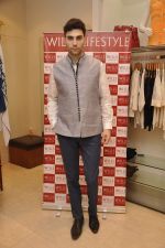 at Wills Lifestyle unviels Spring Summer 2015 collection in Mumbai on 14th March 2015 (61)_550558e91f57a.JPG