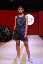 at Arvind Jeans fashion show in Mumbai on 16th March 2015 (26)_5507f00237e4c.jpg