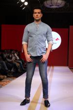at Arvind Jeans fashion show in Mumbai on 16th March 2015 (30)_5507f00ac75e6.jpg
