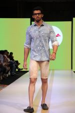 at Arvind Jeans fashion show in Mumbai on 16th March 2015 (56)_5507f03ea643e.jpg