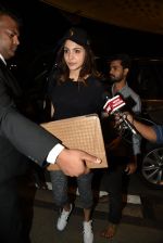 Anushka Sharma leaves for an Ad shoot in Bangkok on 18th March 2015 (2)_550a9cc37ee23.JPG