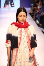 Model walks the ramp for KaSha Show at Lakme Fashion Week 2015 Day 1 on 18th March 2015 (42)_550aa2ea76b01.JPG