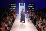 Model walks the ramp for KaSha Show at Lakme Fashion Week 2015 Day 1 on 18th March 2015 (44)_550aa2f24b51f.JPG