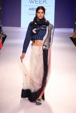 Model walks the ramp for KaSha Show at Lakme Fashion Week 2015 Day 1 on 18th March 2015 (77)_550aa3328cce6.JPG