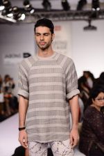 Model walks the ramp for Sailex Show at Lakme Fashion Week 2015 Day 1 on 18th March 2015 (3)_550aaaca7a2e8.JPG
