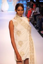 Model walks the ramp for Yogesh Chaudhry Show at Lakme Fashion Week 2015 Day 1 on 18th March 2015 (13)_550aac9bd9490.JPG