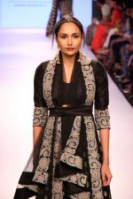 Model walks the ramp for Yogesh Chaudhry Show at Lakme Fashion Week 2015 Day 1 on 18th March 2015 (33)_550aacddb4e47.JPG
