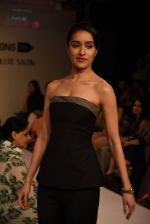 Shraddha Kapoor walks the ramp for the DRVV- Lakme Fashion Week 2015 Day 1 on 18th March 2015 (131)_550a9f84c1a6e.JPG